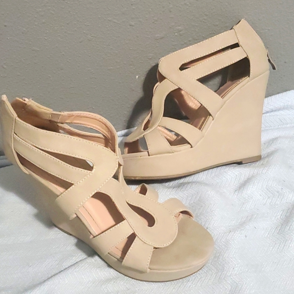 Wedge heels